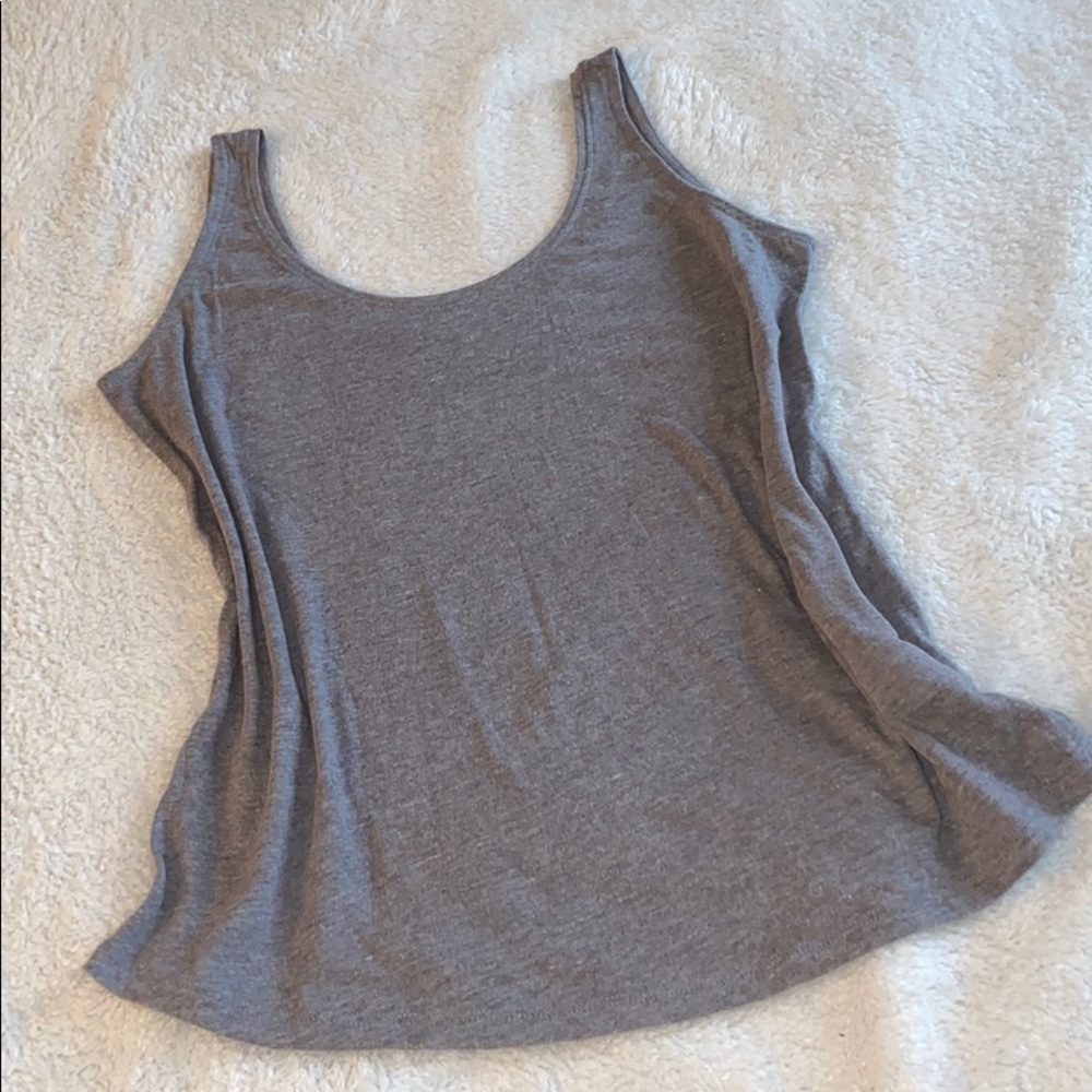 Old Navy gray tank shirt